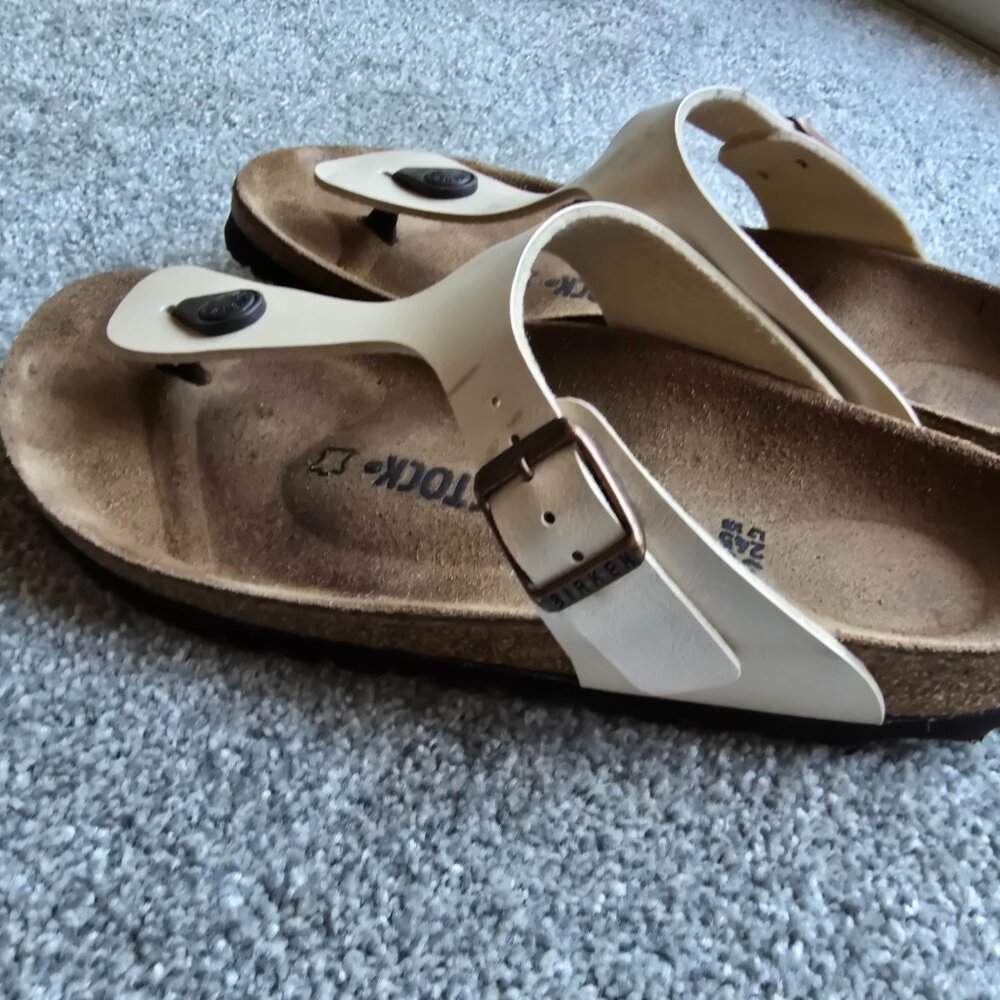 Birkenstock Gizeh Sandal, great condition. Size 38 (7.5)